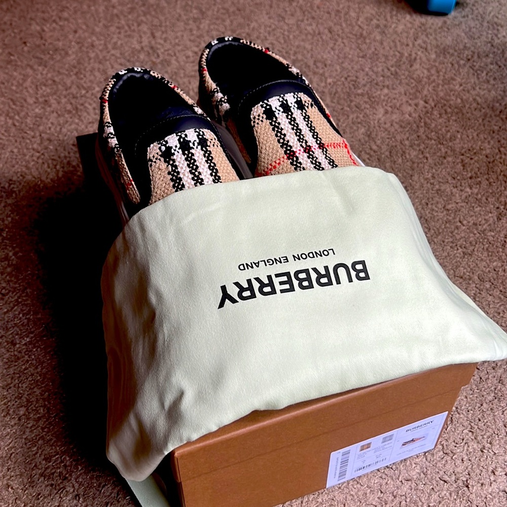 BURBERRY SNEAKERS / SLIP-ON / LOAFERS FOR WOMEN. EU SIZE 40; UK 7. - Picture 2 of 9